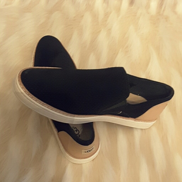 Ugg  slip  on  sneakers - Picture 4 of 8